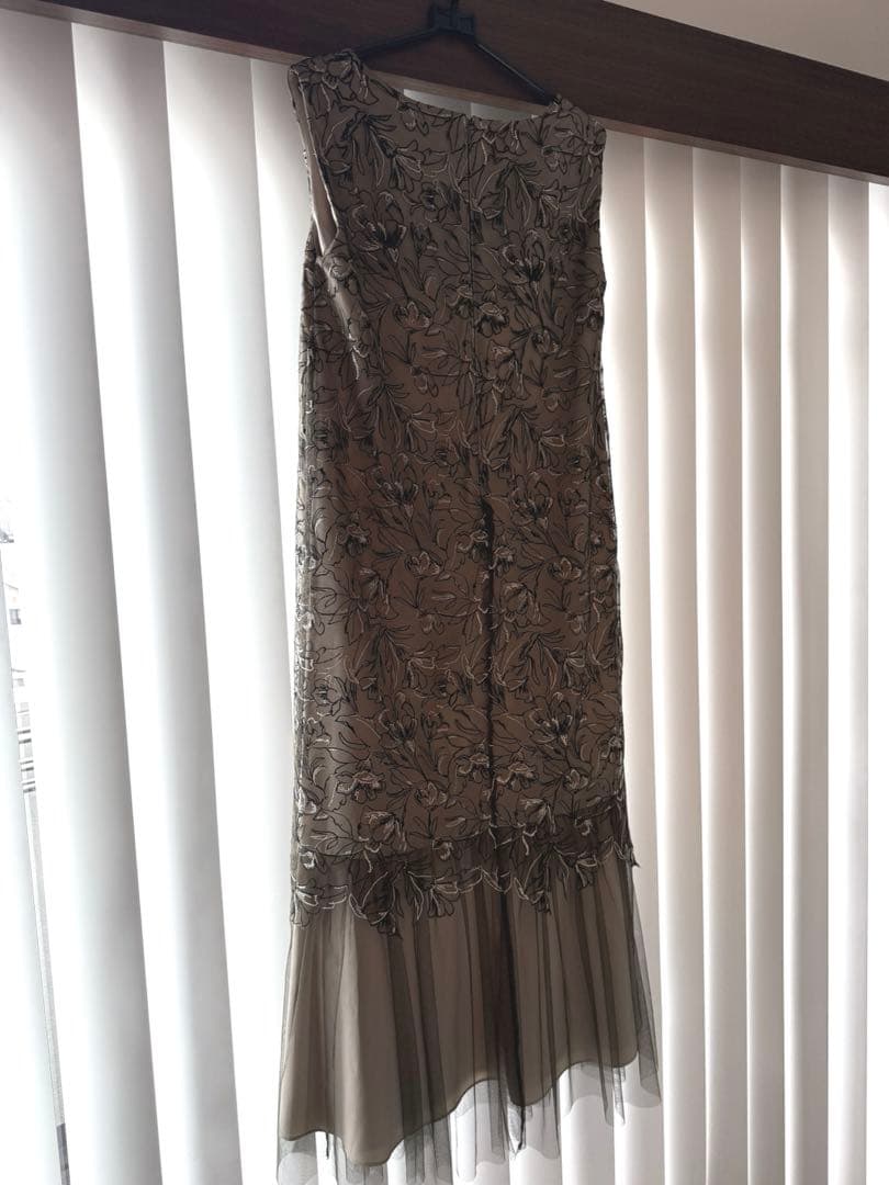 LE'RURE リルアー　スリーブレススカラップドレス　カーキ