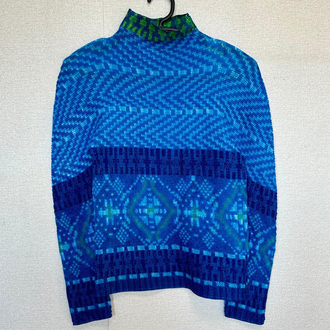 値下げ❣️ISSEY MIYAKE me 幾何学模様 長袖トップス