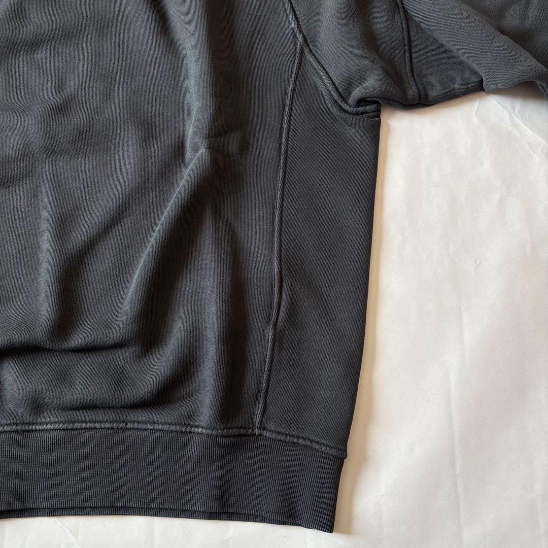 バッジ付 STONE ユーズド加工 ツイル織りスウェットシャツ