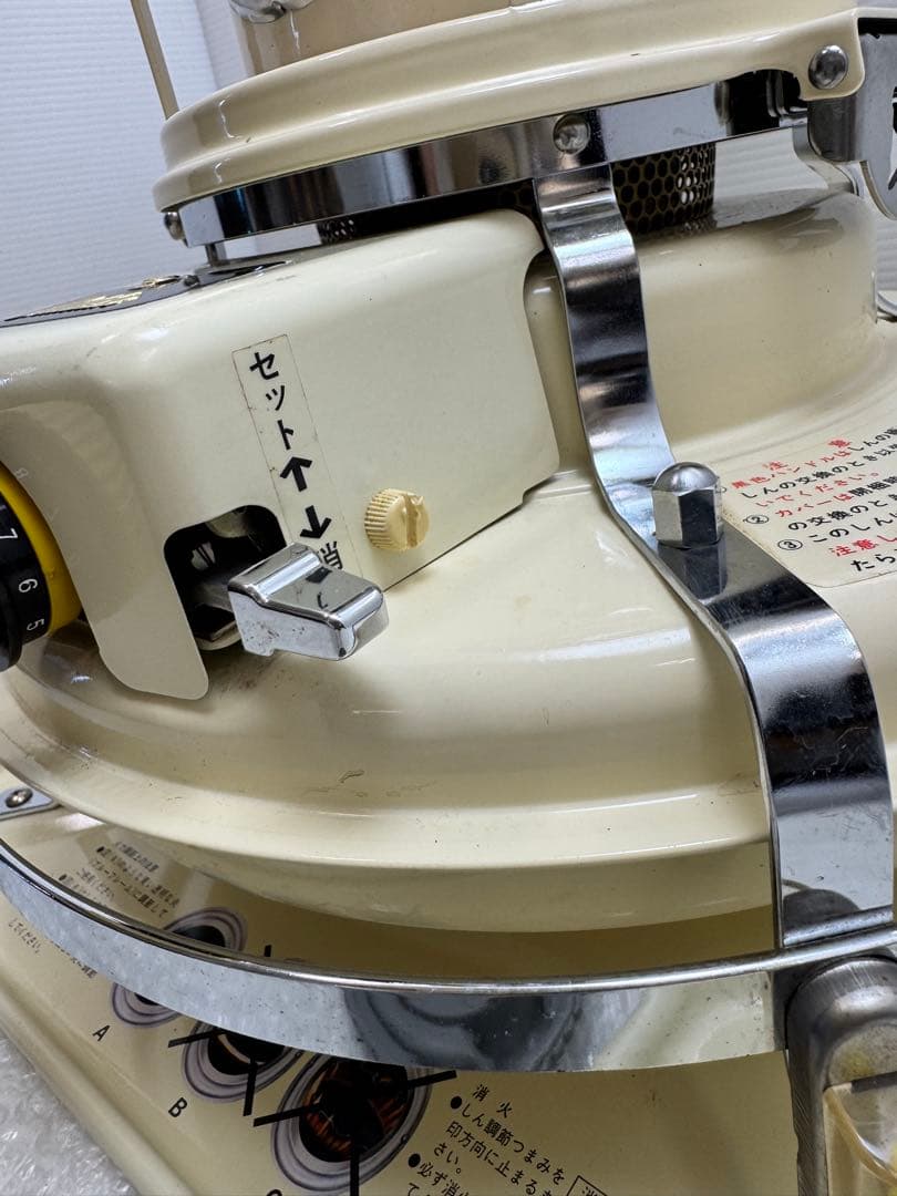 3*8様 Aladdin 石油ストーブ クリーム色