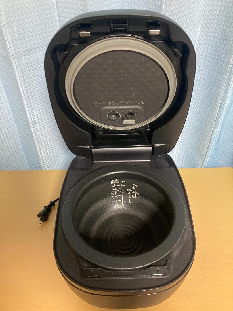 ★美品★2022年製 タイガー JPH-J100 圧力IH炊飯器 5.5合炊き