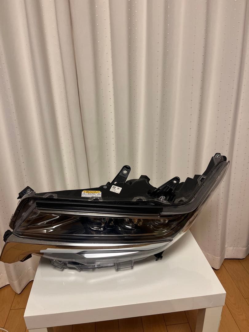 アルファード30 左ヘッドライトLED 3眼 純正部品　イチコー58-91