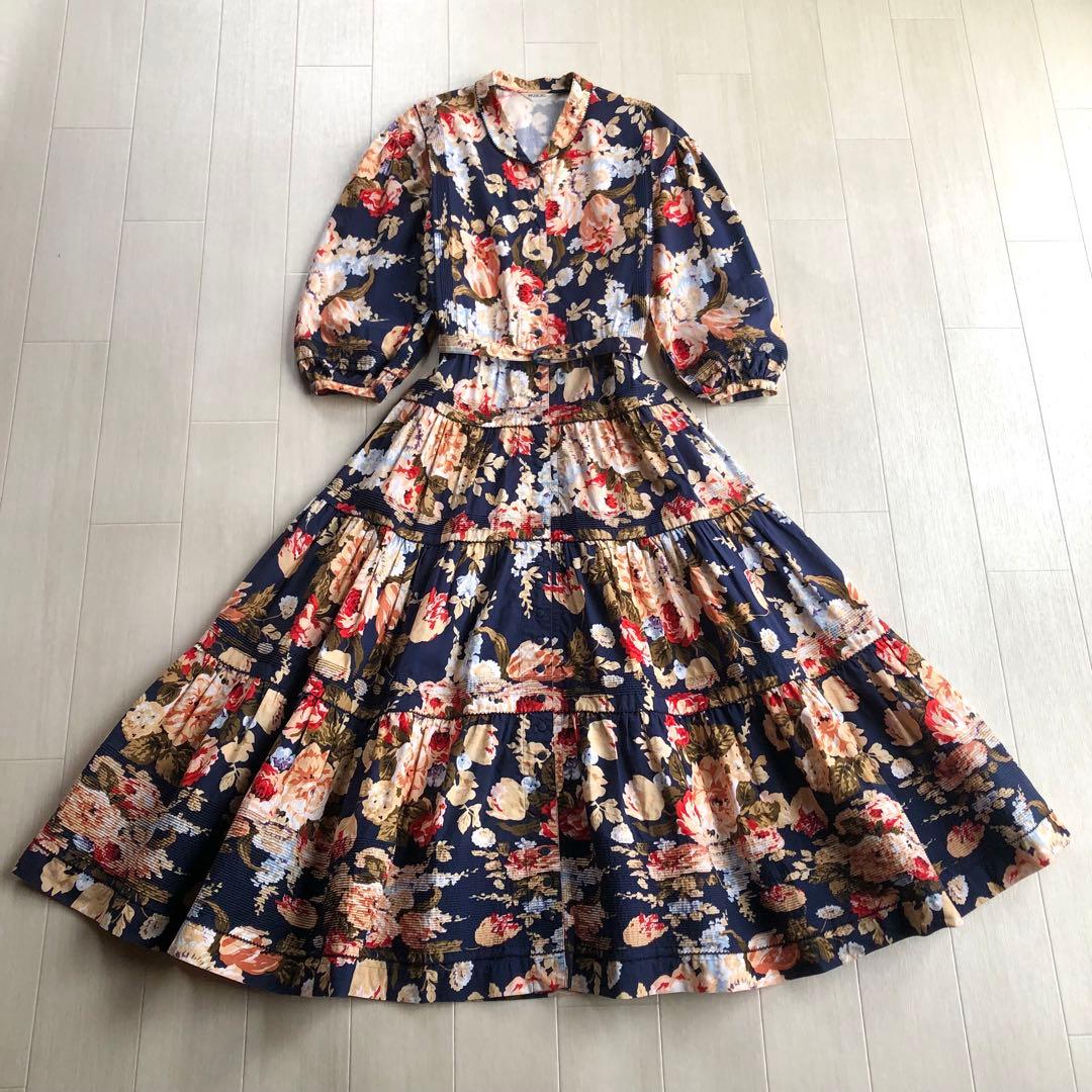 インゲボルグ 花柄 ピンタック 紺色 7分袖 ワンピース