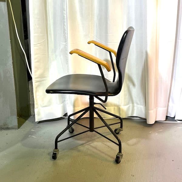 天童木工　カブトアームチェア　剣持勇　ミッドセンチュリーデザイナーズ家具　B