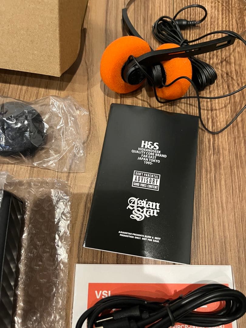 HIDE AND SEEK カセットプレイヤー　テープ　ハイドアンドシーク