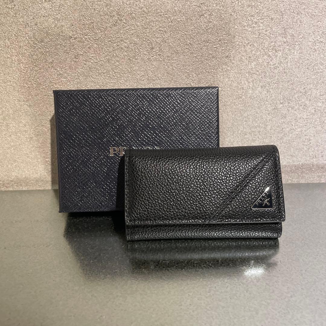 【新品未使用】PRADA ブラック レザー キーケース