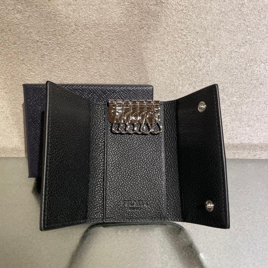 【新品未使用】PRADA ブラック レザー キーケース