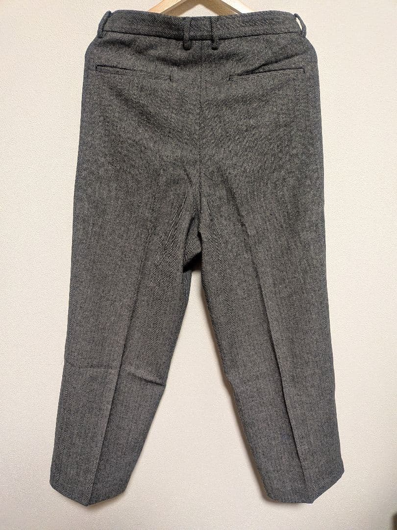 ヘリンボーンワイドストレートスラックス　アーバンリサーチ