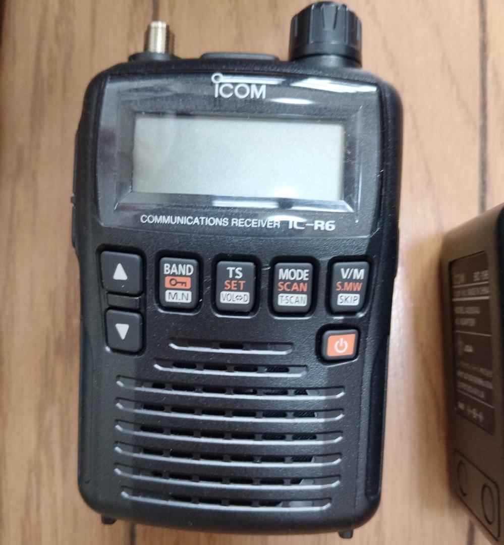 icom ハンディレシーバー IC-R6＋アンテナSRH789＋充電スタンド!!