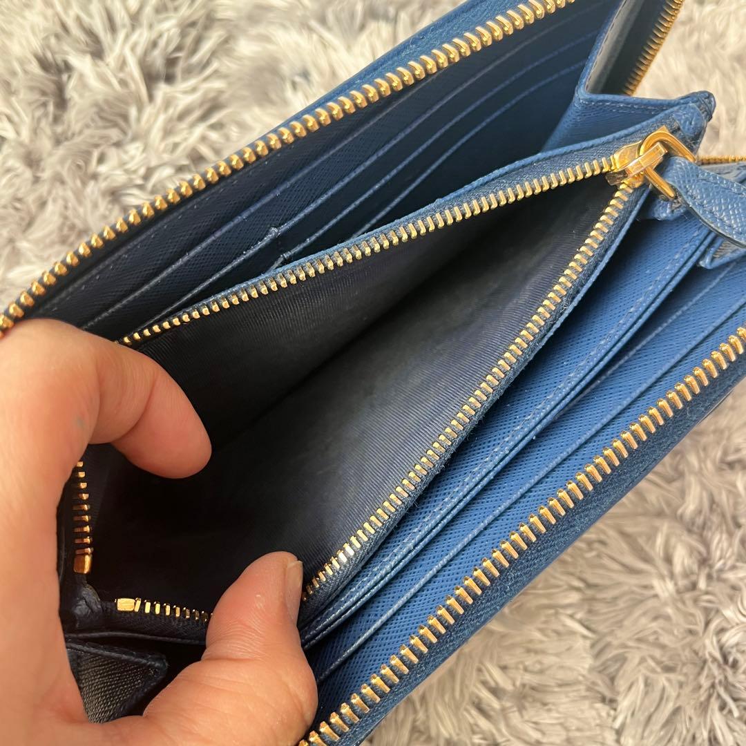 美品✨PRADA フィオッコ　ラウンドファスナー　サフィアーノ　メタルロゴ