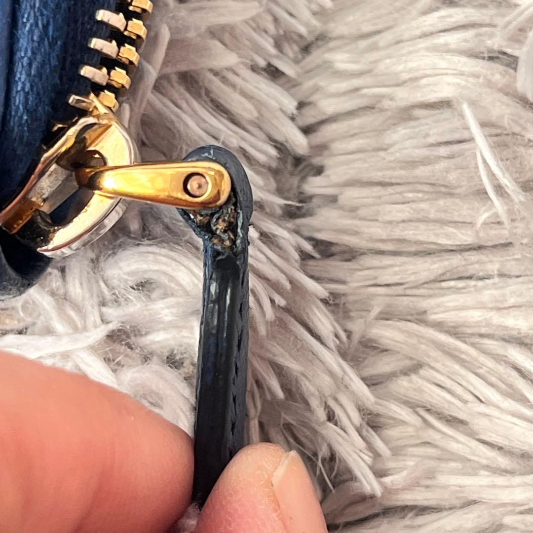 美品✨PRADA フィオッコ　ラウンドファスナー　サフィアーノ　メタルロゴ