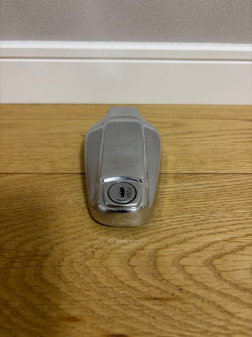 ❺-5 SR400 純正 タンクキャップ 初期型　ムール貝