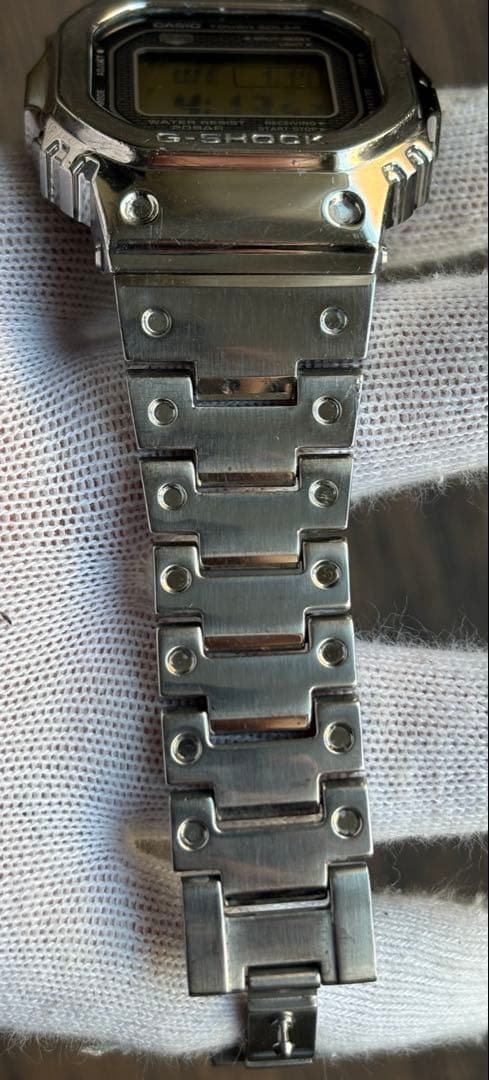 CASIO G-SHOCK GMW-B5000D-1JF 電波ソーラー シルバー