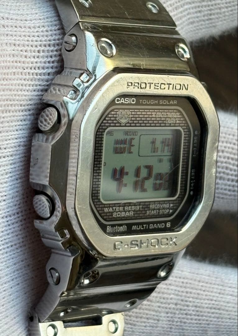 CASIO G-SHOCK GMW-B5000D-1JF 電波ソーラー シルバー