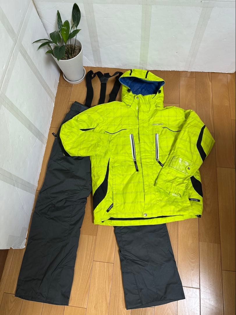 ゴールドウィン　スキーウェア　セットアップ　上下　ウェアL パンツXL