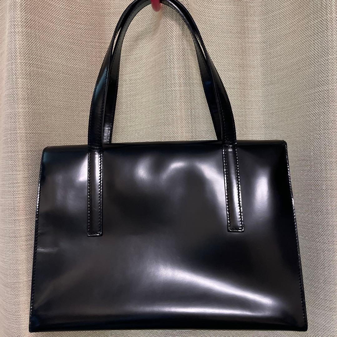 PRADA 黒 レザーハンドバッグ