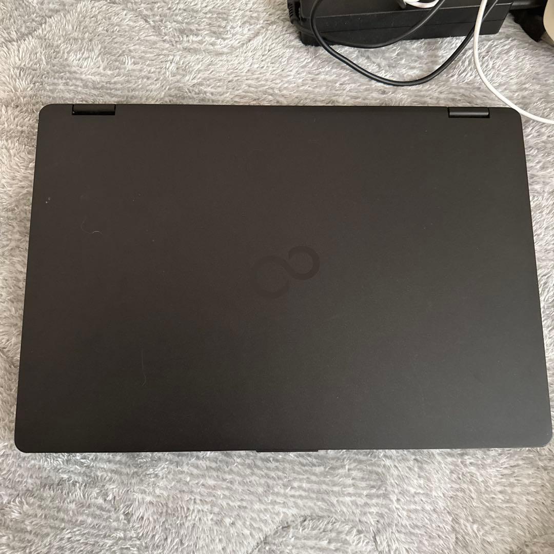Fujitsu FMVU22001 ノートPC