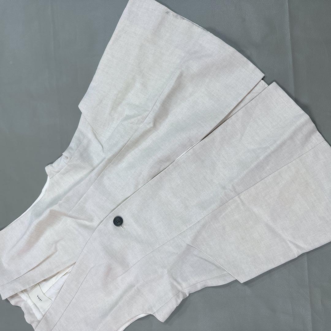 IENA ペプラムジレ 2025秋 リネン混ベージュ　Vネック