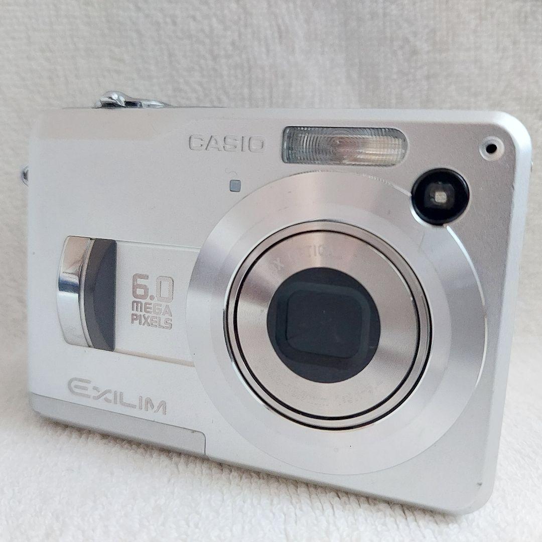 CASIO コンパクトデジタルカメラ EXILIM EX-Z110 シルバー