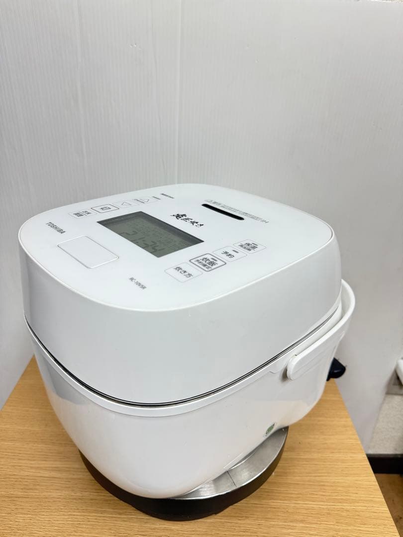 TOSHIBA 真空圧力IH炊飯器 RC-10VSR ホワイト