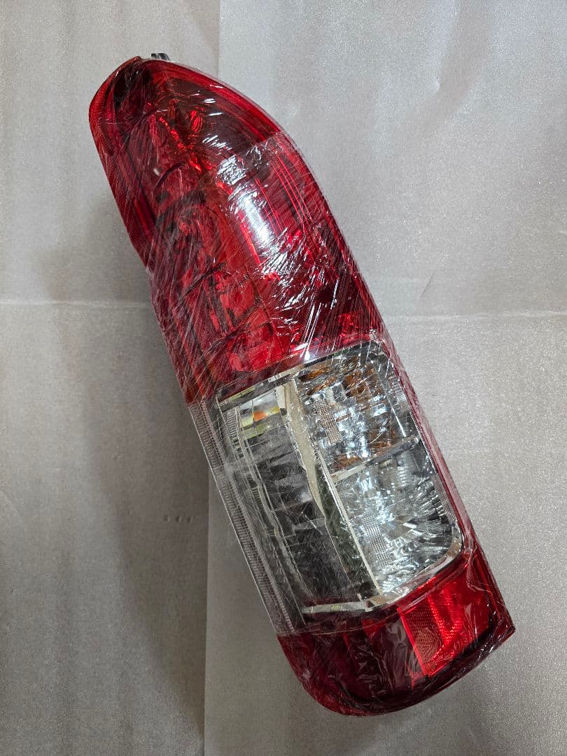 ハイエース 200系 テールライト トヨタ 純正 新車外し 左用 ¹