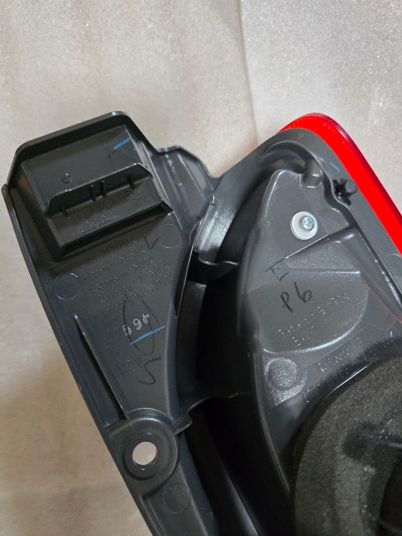 ハイエース 200系 テールライト トヨタ 純正 新車外し 左用 ¹