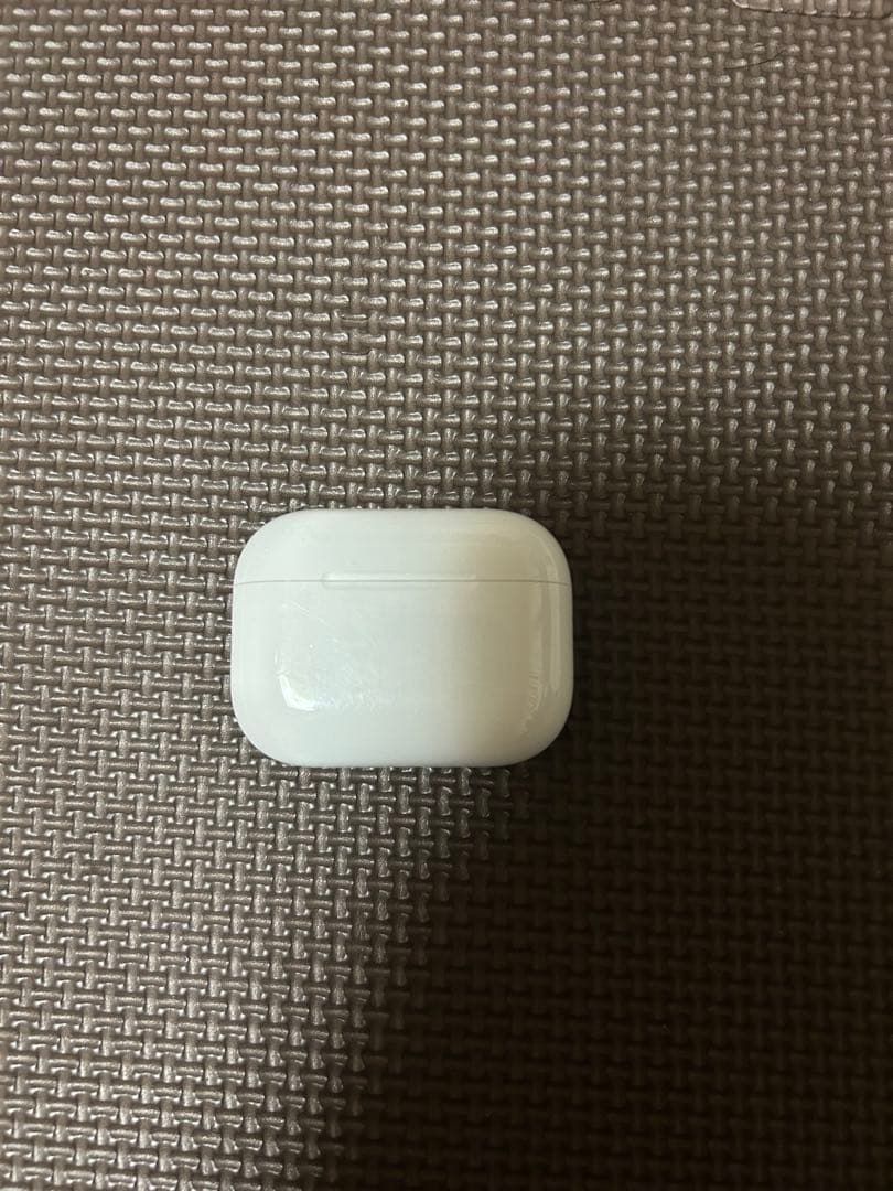 【美品】AirPods Pro 3 本体 限定保証付 充電ケース付 保護ケース付