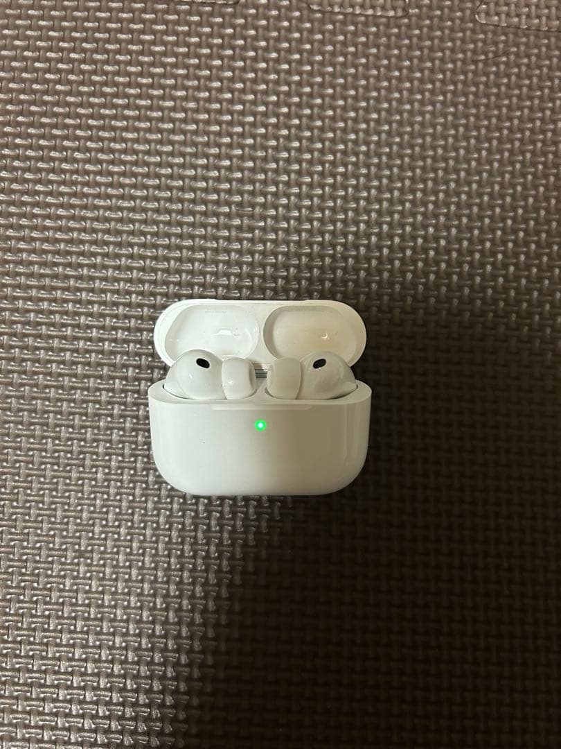 【美品】AirPods Pro 3 本体 限定保証付 充電ケース付 保護ケース付