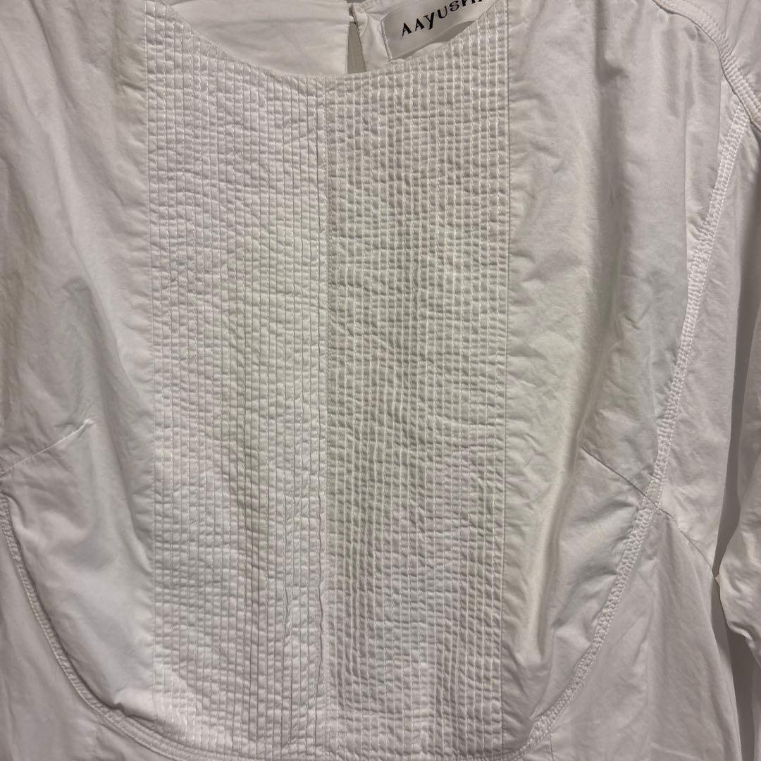 AAYUSHI アユーシ　別注フロントピンタックペプラムブラウス