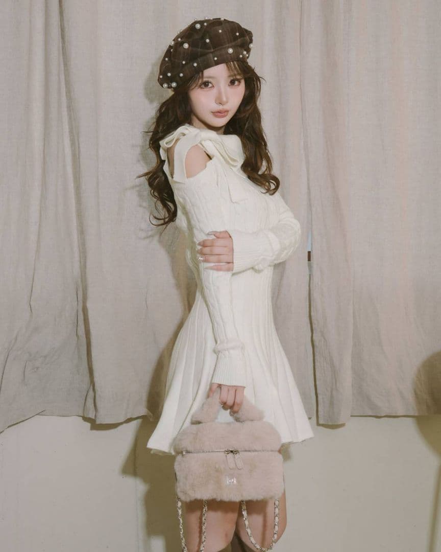 【新品】ダーリッチ アメスリフレアニットミニワンピース ホワイト