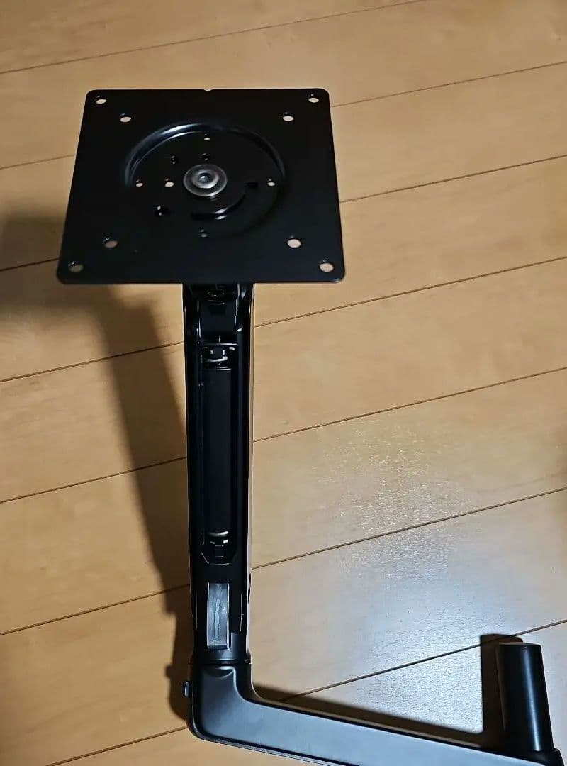 値下げしました！　Amazonベーシック　モニターアーム　シングルディスプレイ