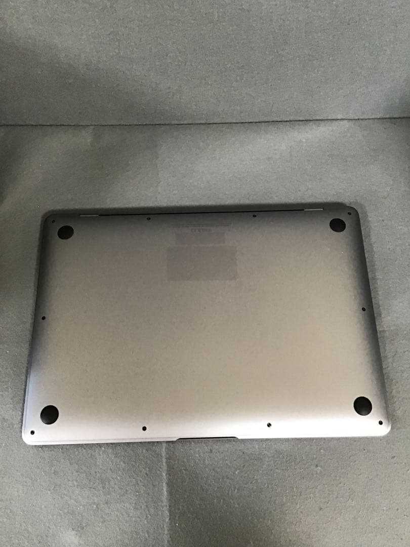 MacBook Air M1 2020年　8GB 245GB