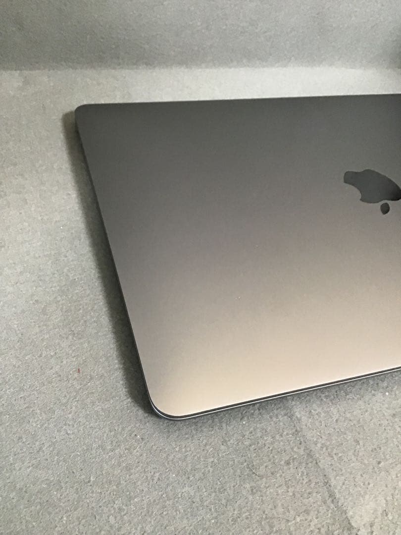 MacBook Air M1 2020年　8GB 245GB
