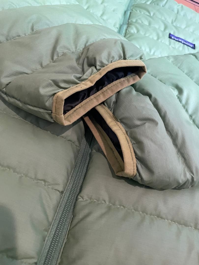 Patagonia ライトグリーン ダウンジャケット