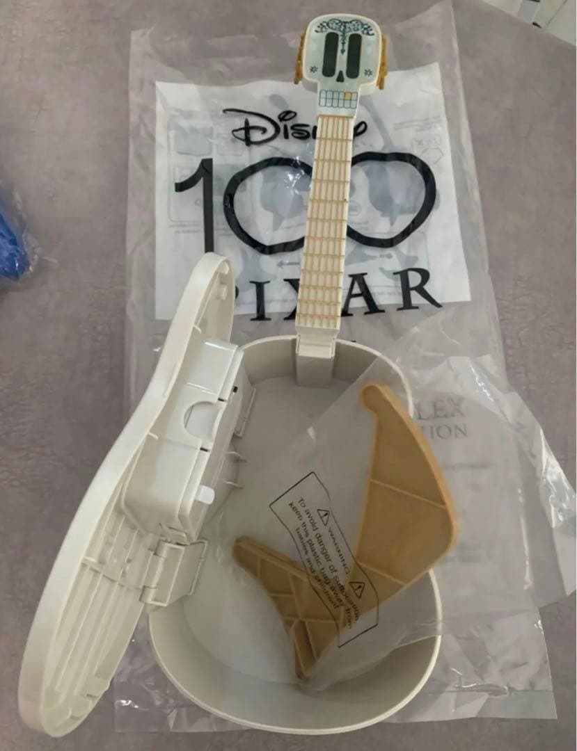 ディズニー100周年　リメンバーミー　ギター　ポップコーンバケット　日本未発売