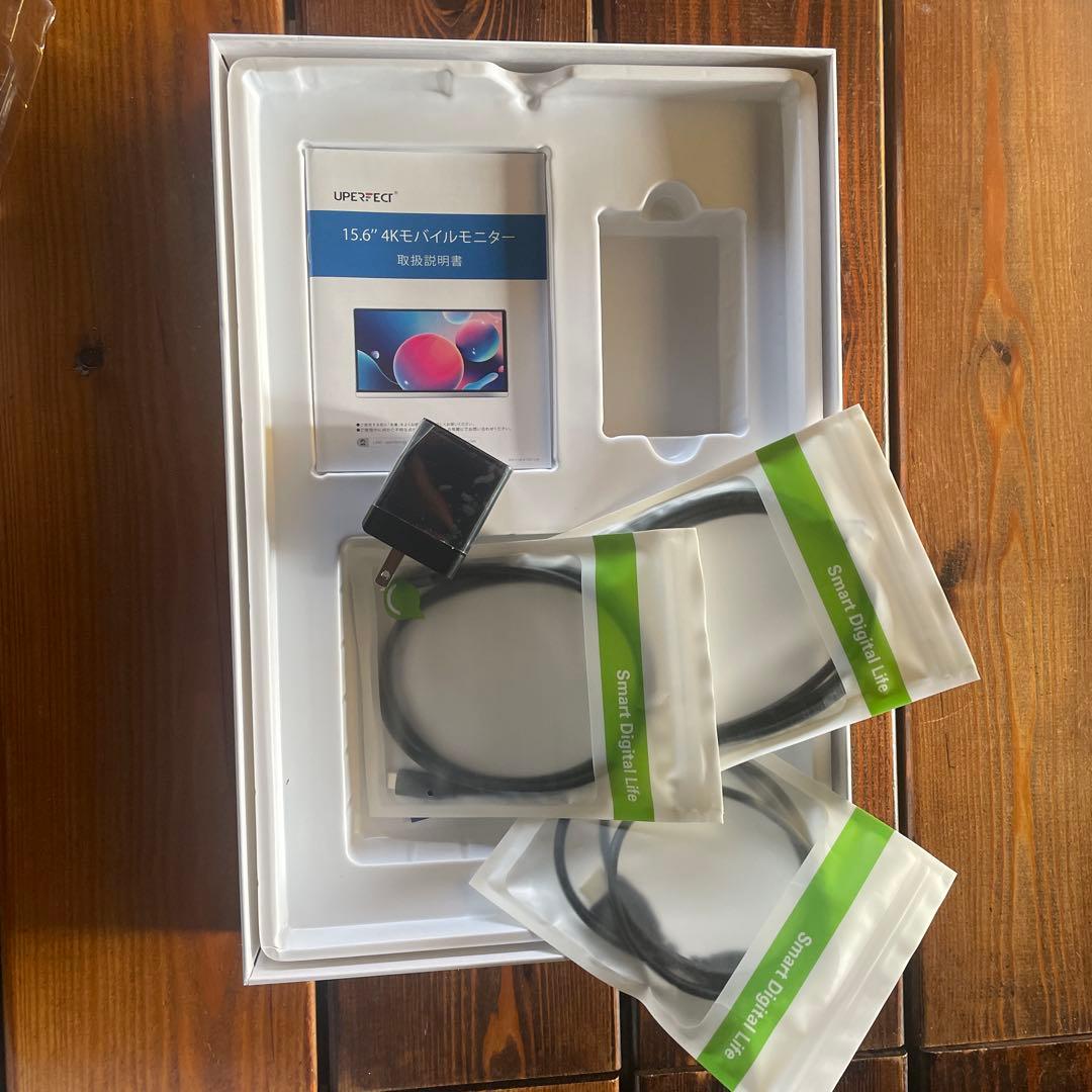 美品4k 15.6インチ　IPS液晶ディスプレイ・モニター本体 元箱他付属品あり