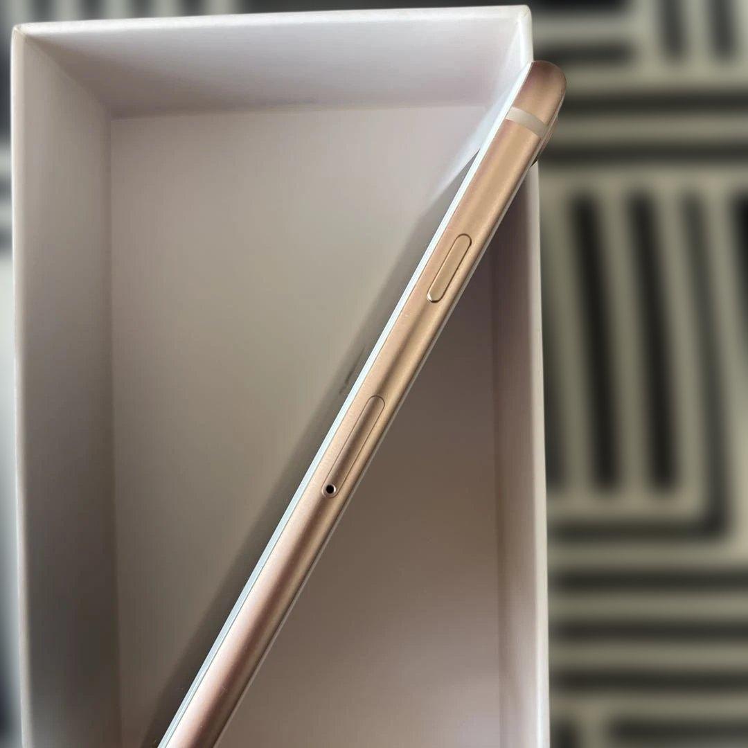 美品iPhone 8 Plus 256G ゴールド SIMロック解除済み