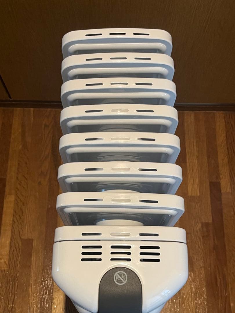 【デロンギ　アミカルドオイルヒーター】　RHJ35M0812