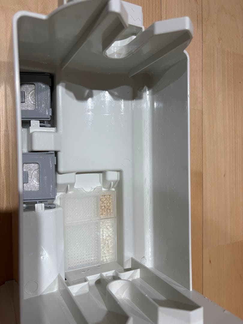 【美品】Panasonic 脱臭機 ホワイト　F-MV2100