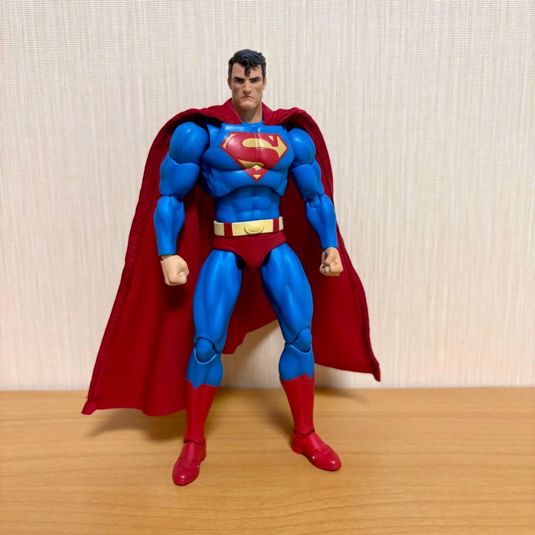 MAFEX No.117『SUPERMAN (HUSH Ver.)』