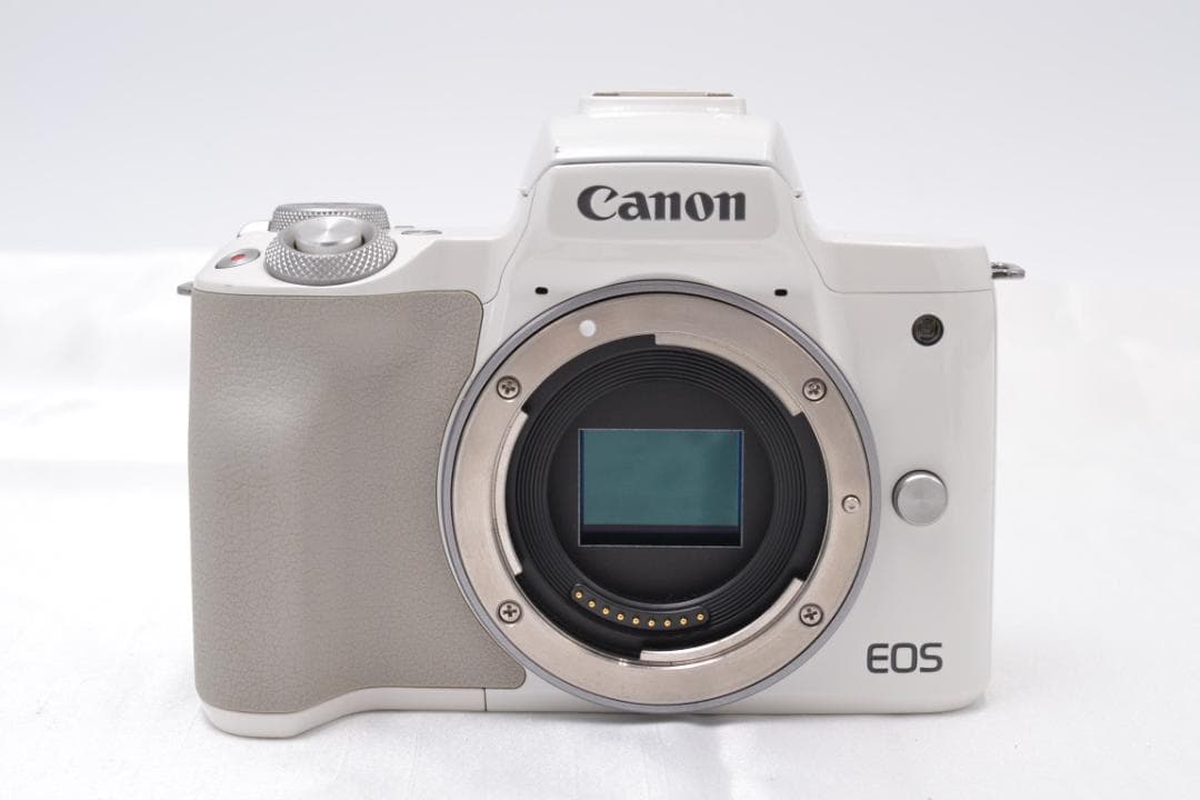 ■ 美品 ■ キャノン　Canon EOS Kiss M ホワイトレンズキット