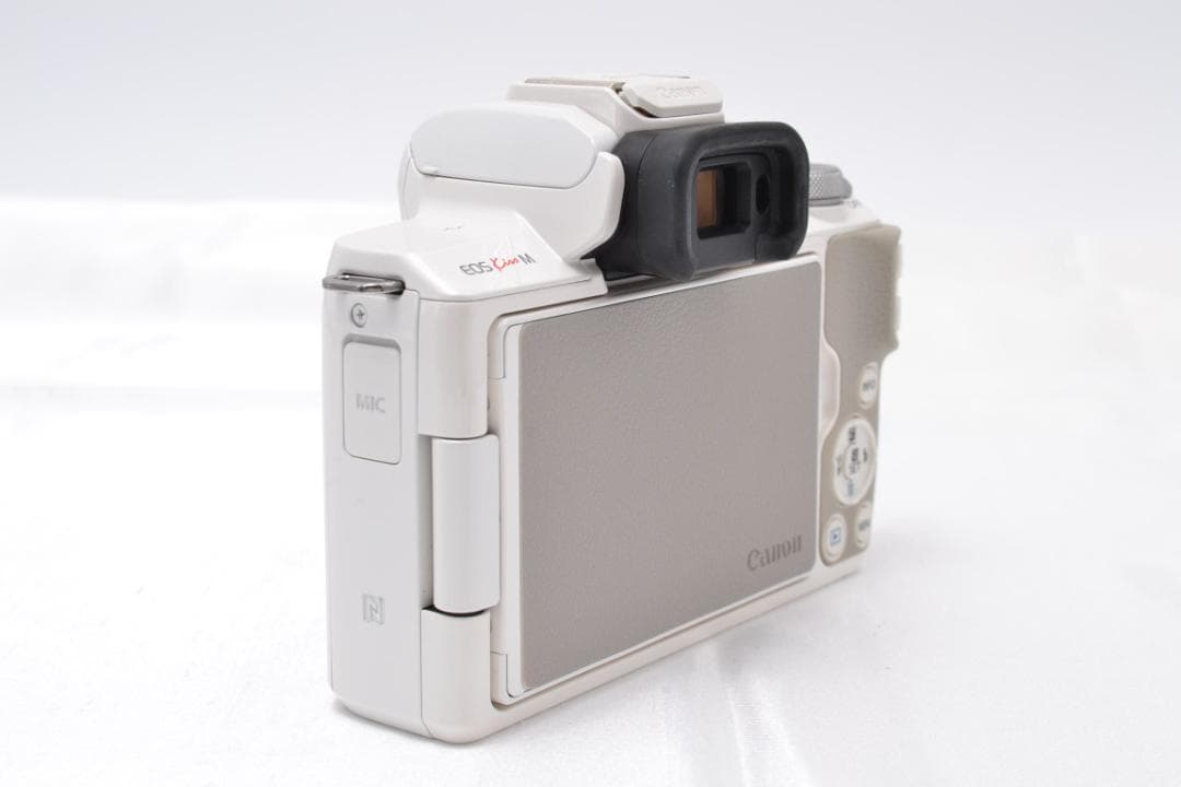 ■ 美品 ■ キャノン　Canon EOS Kiss M ホワイトレンズキット