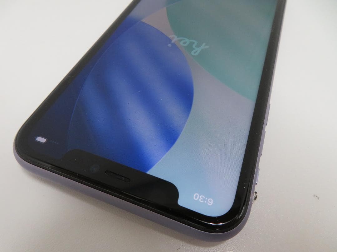 AU　Apple　iPhone11　MHDF3J/A　SIMフリー　64GB