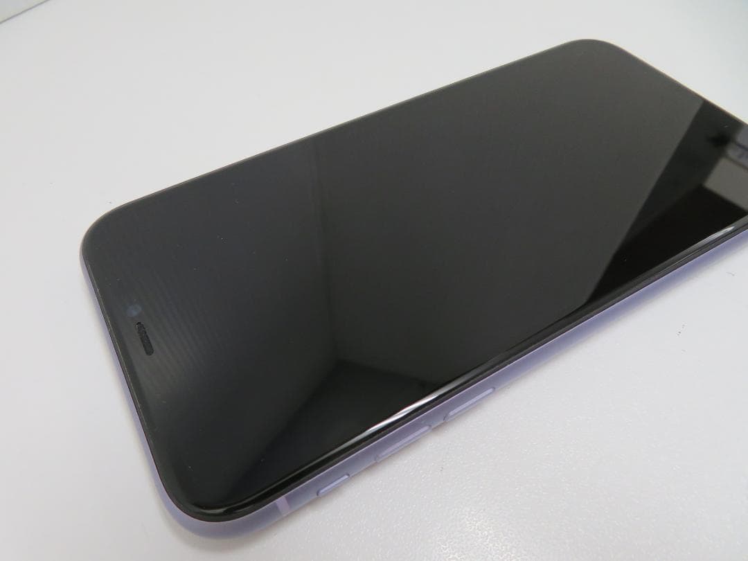 AU　Apple　iPhone11　MHDF3J/A　SIMフリー　64GB