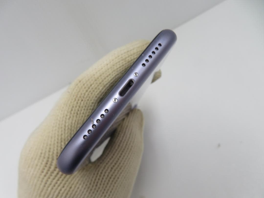 AU　Apple　iPhone11　MHDF3J/A　SIMフリー　64GB