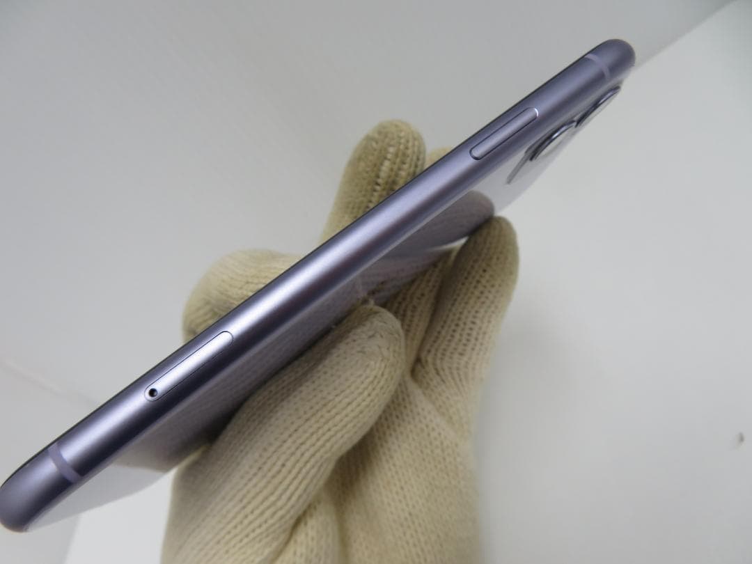 AU　Apple　iPhone11　MHDF3J/A　SIMフリー　64GB