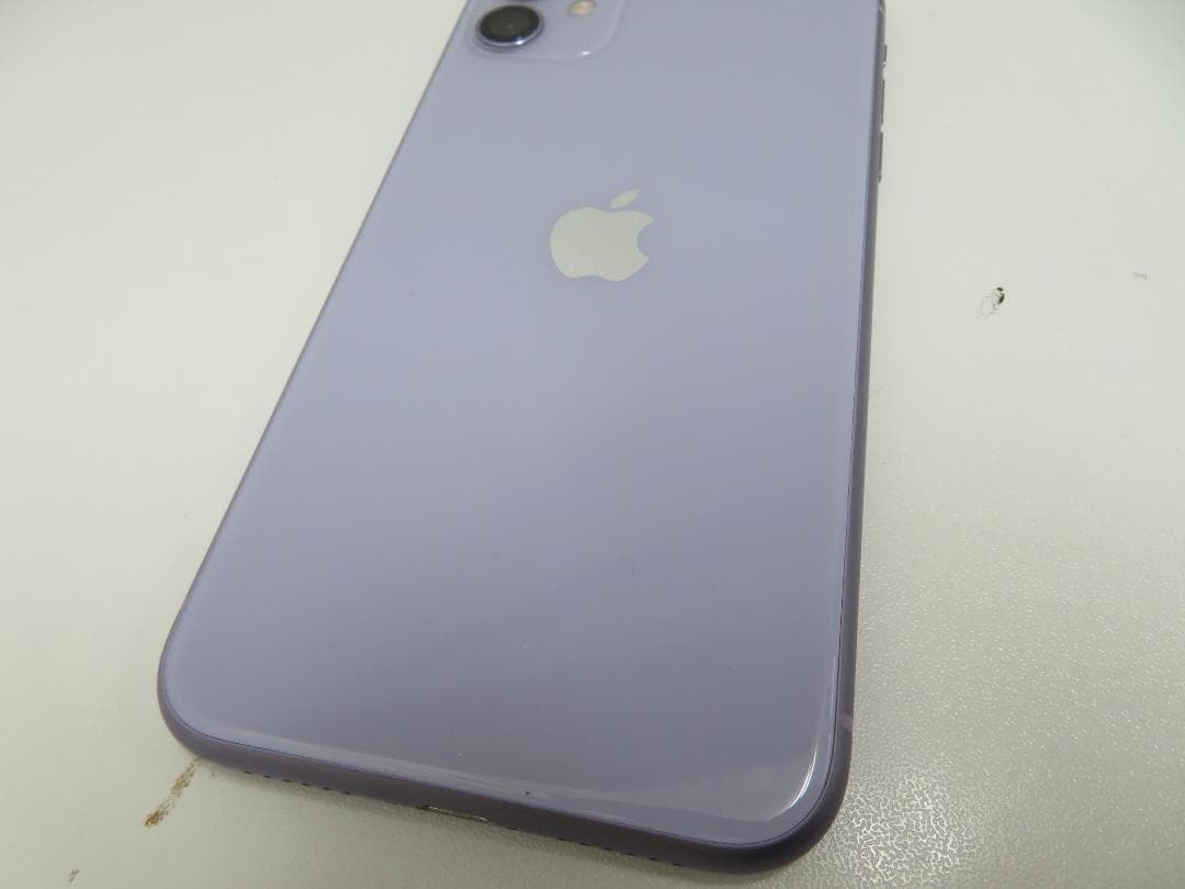 AU　Apple　iPhone11　MHDF3J/A　SIMフリー　64GB