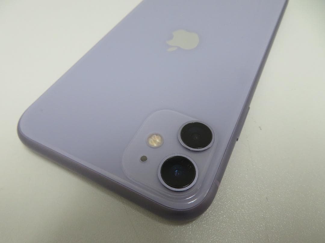 AU　Apple　iPhone11　MHDF3J/A　SIMフリー　64GB