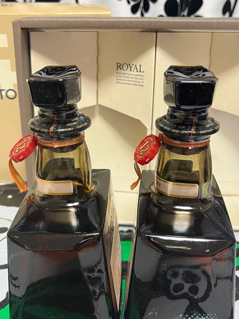 サントリー ローヤル 12年 ホワイトラベル 700ml2本セツト箱付き