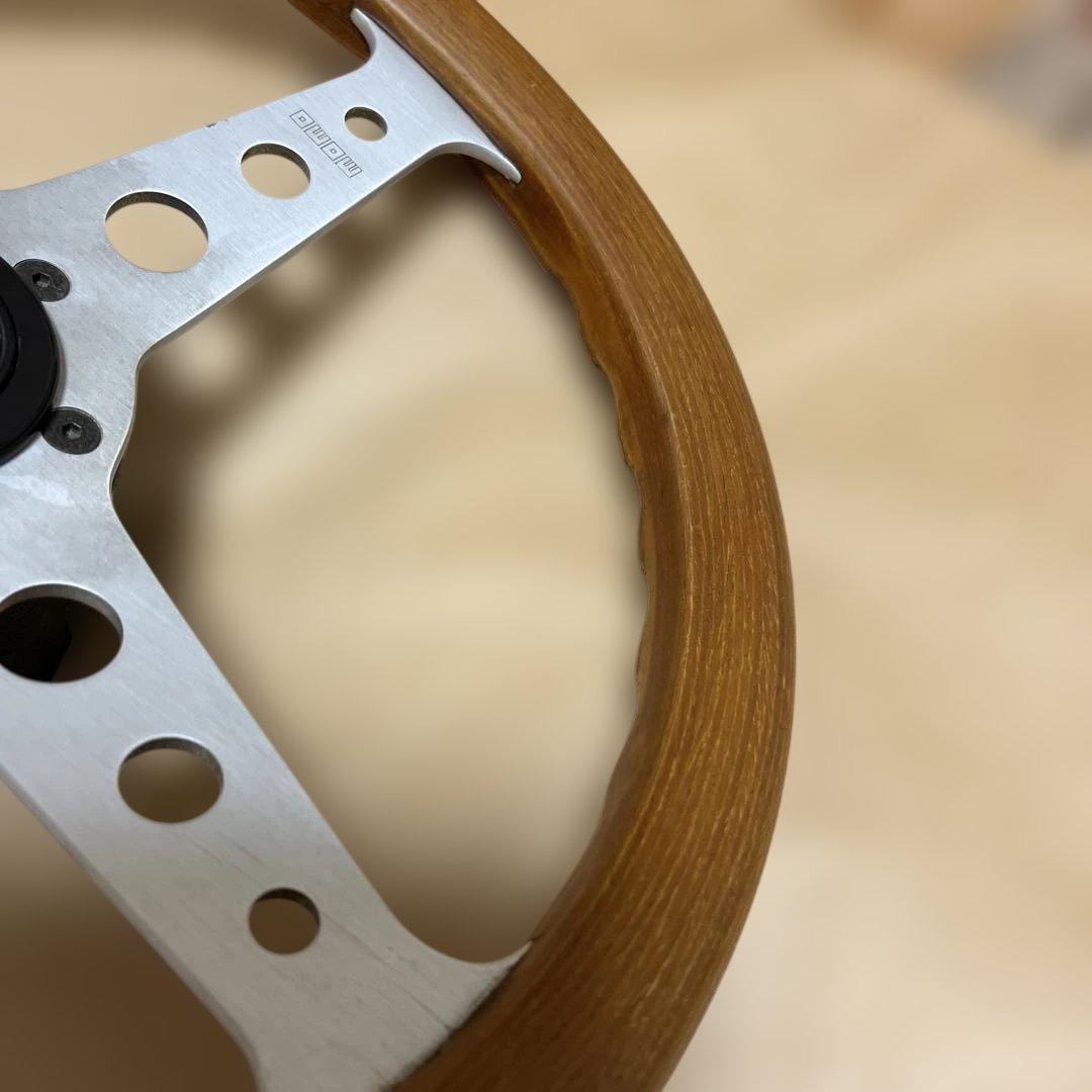 三本スポーク ステアリングホイール